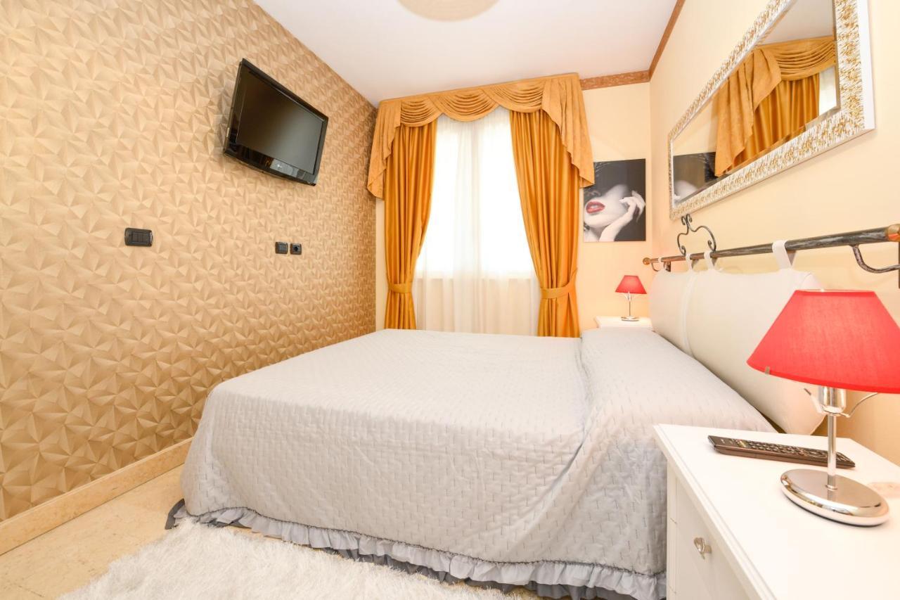 Appartamento Elite Du Lac 데센자노델가르다 외부 사진